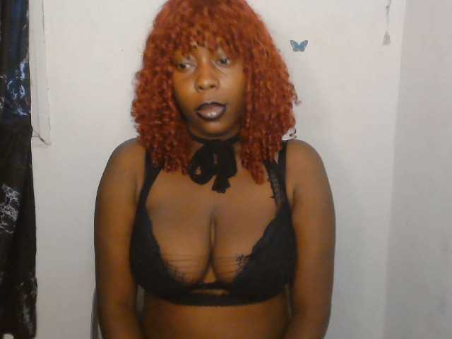 Strip-me-naked live cam on BongaCams