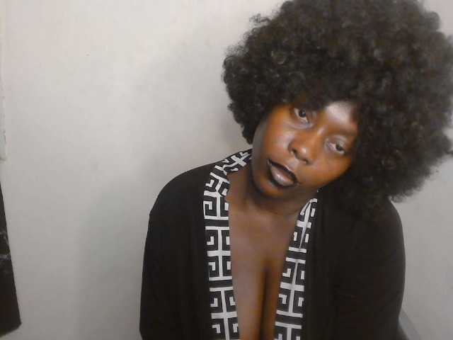 Strip-me-naked live cam on BongaCams