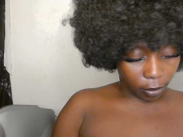 Strip-me-naked live cam on BongaCams