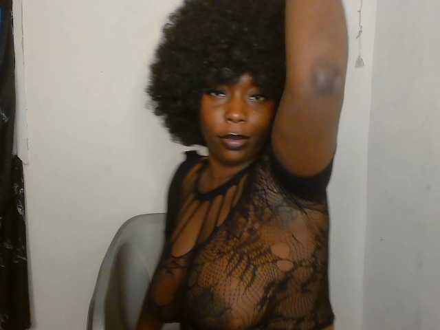 Strip-me-naked live cam on BongaCams