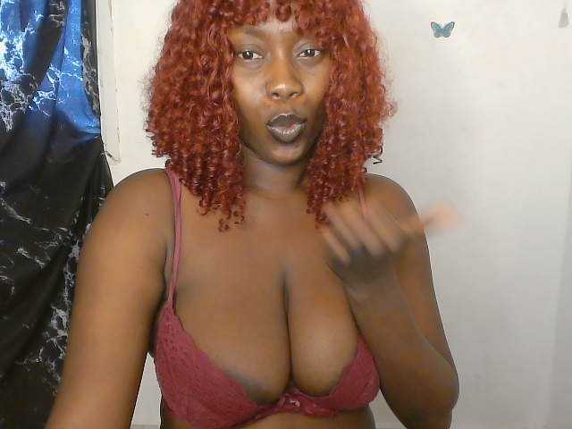 Strip-me-naked live cam on BongaCams