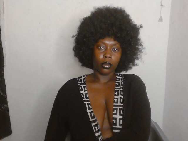 Strip-me-naked live cam on BongaCams