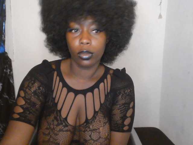 Strip-me-naked live cam on BongaCams