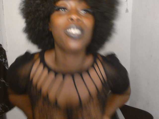 Strip-me-naked live cam on BongaCams