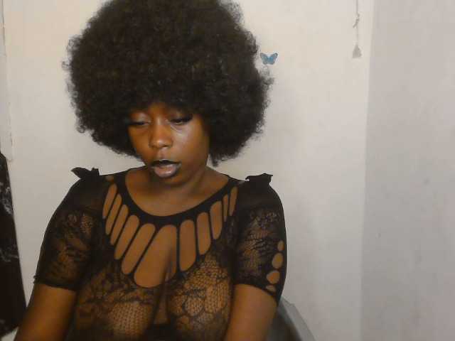 Strip-me-naked live cam on BongaCams