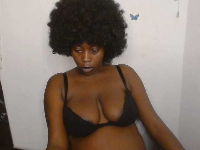 Strip-me-naked live cam on BongaCams