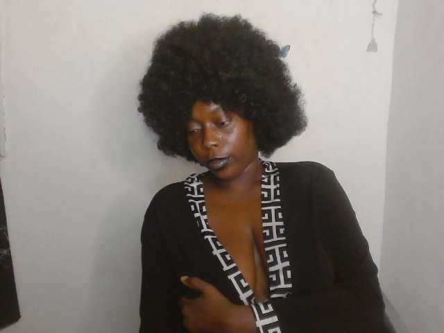 Strip-me-naked live cam on BongaCams