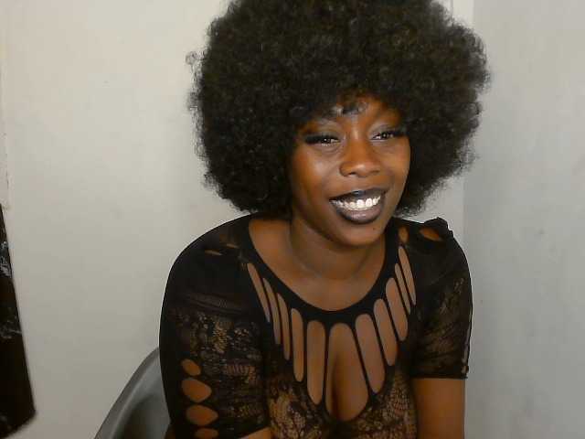 Strip-me-naked live cam on BongaCams