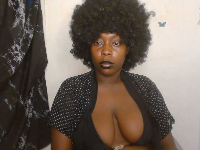 Strip-me-naked live cam on BongaCams