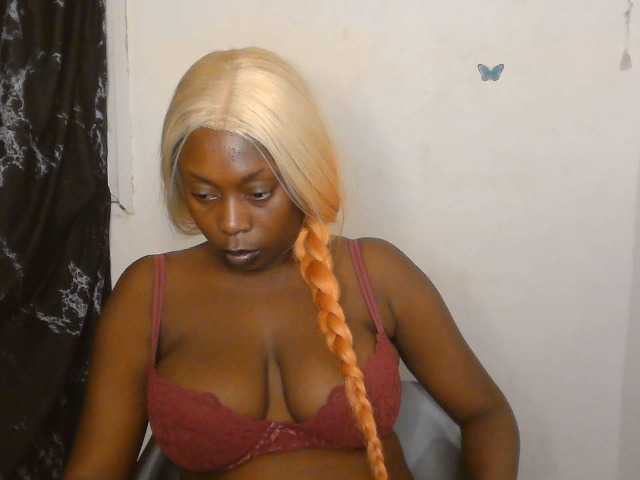 Strip-me-naked live cam on BongaCams