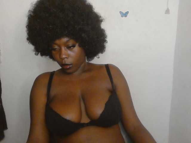 Strip-me-naked live cam on BongaCams