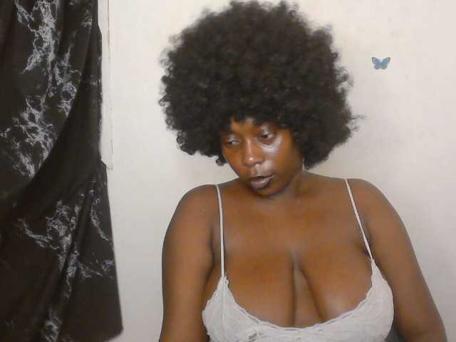 Strip-me-naked live cam on BongaCams