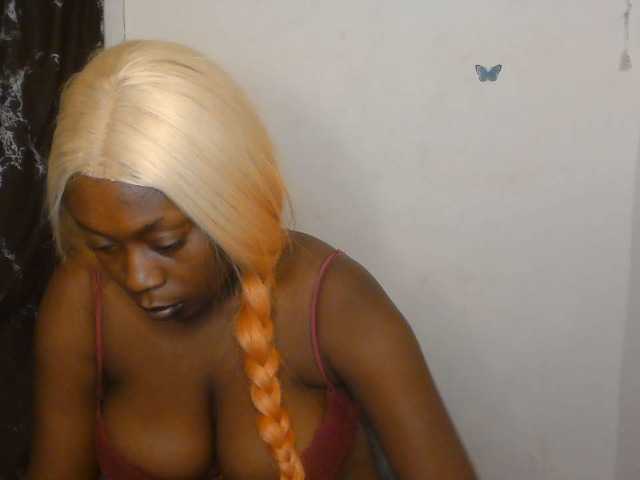 Strip-me-naked live cam on BongaCams