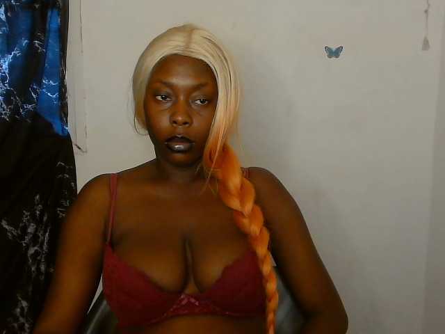 Strip-me-naked live cam on BongaCams