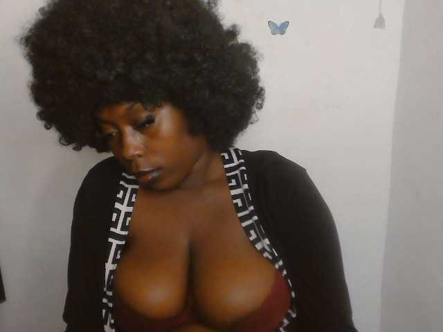 Strip-me-naked live cam on BongaCams