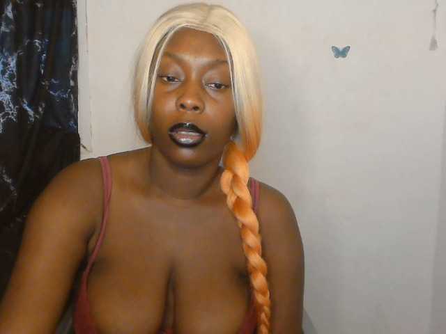 Strip-me-naked live cam on BongaCams