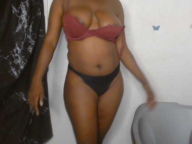 Strip-me-naked live cam on BongaCams