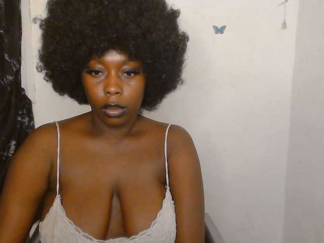 Strip-me-naked live cam on BongaCams