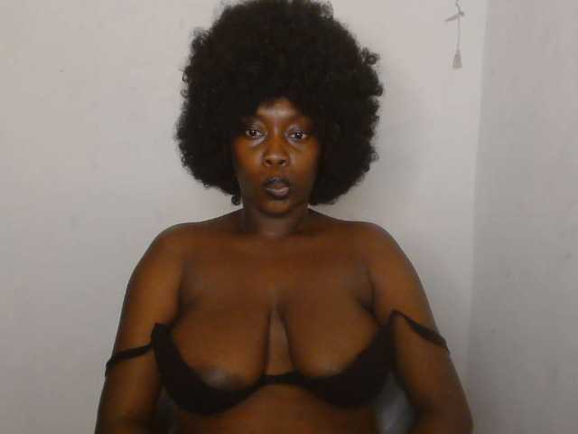 Strip-me-naked live cam on BongaCams