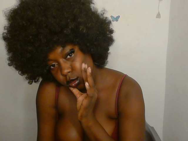 Strip-me-naked live cam on BongaCams
