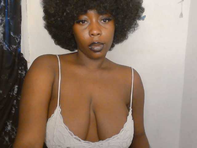 Strip-me-naked live cam on BongaCams