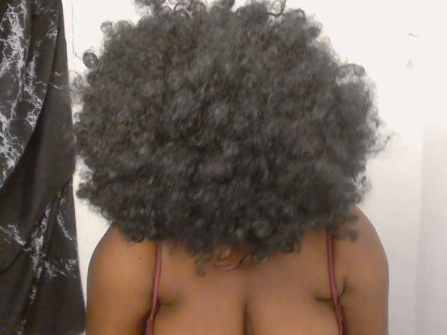 Strip-me-naked live cam on BongaCams