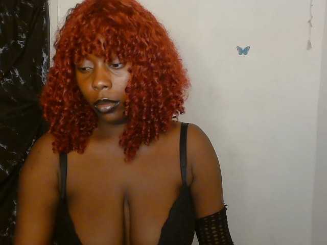 Strip-me-naked live cam on BongaCams