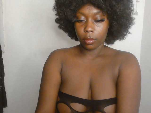Strip-me-naked live cam on BongaCams