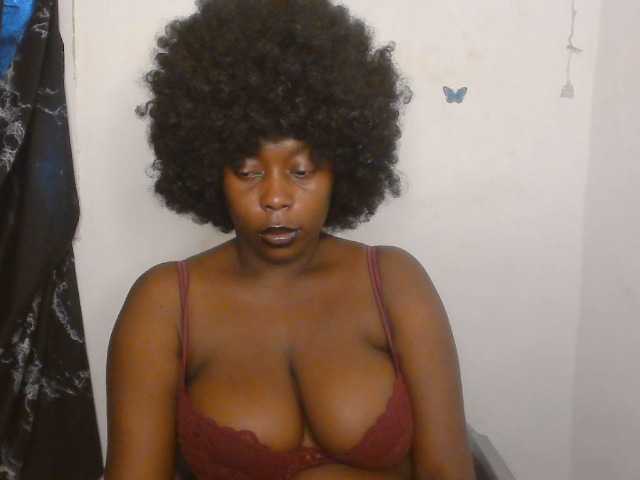 Strip-me-naked live cam on BongaCams