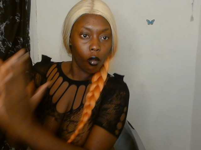Strip-me-naked live cam on BongaCams