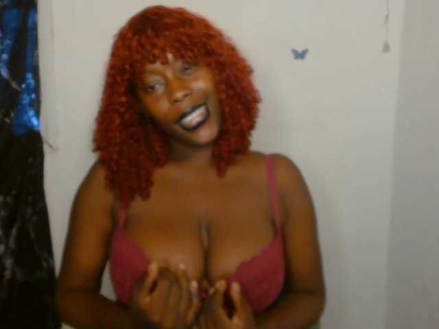 Strip-me-naked live cam on BongaCams