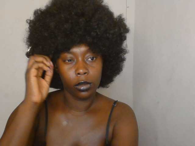 Strip-me-naked live cam on BongaCams
