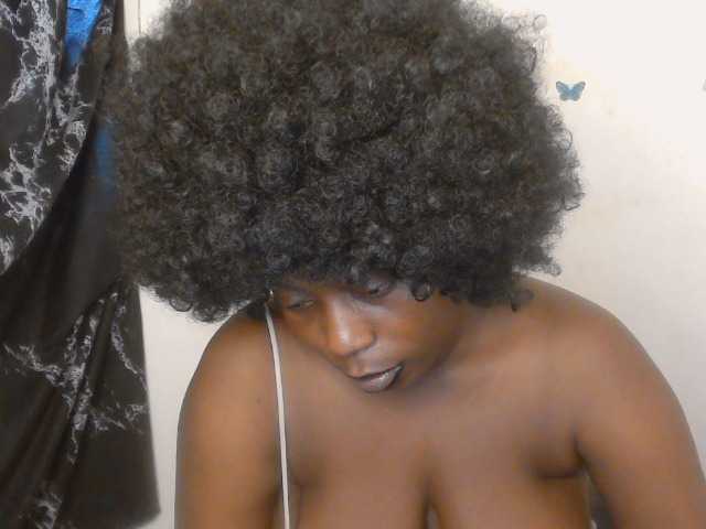 Strip-me-naked live cam on BongaCams