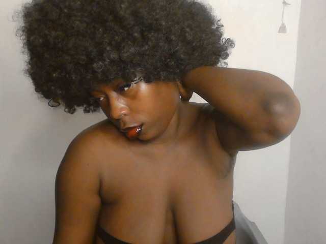 Strip-me-naked live cam on BongaCams