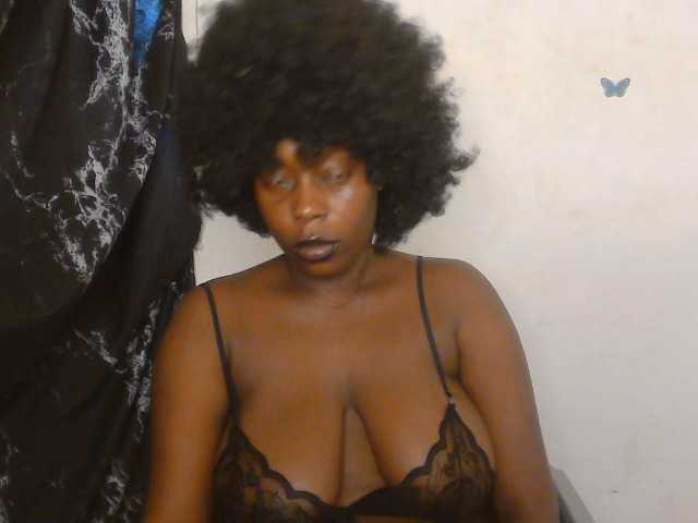 Strip-me-naked live cam preview