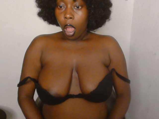 Strip-me-naked live cam on BongaCams