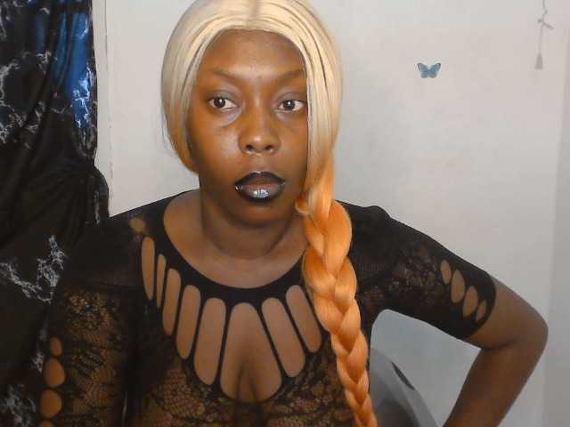 Strip-me-naked live cam on BongaCams