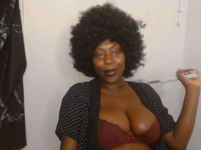 Strip-me-naked live cam on BongaCams