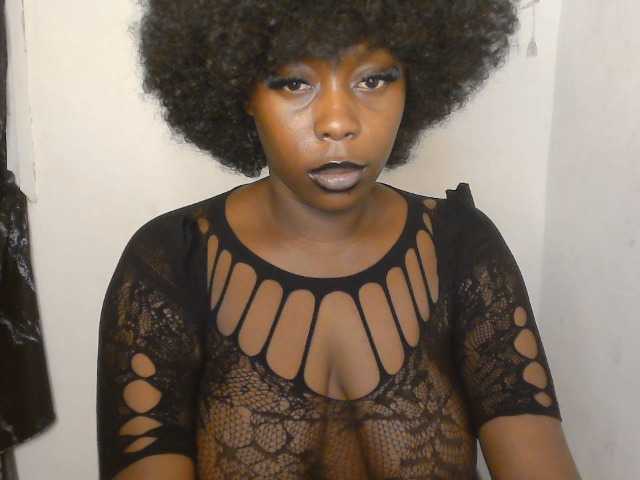 Strip-me-naked live cam on BongaCams