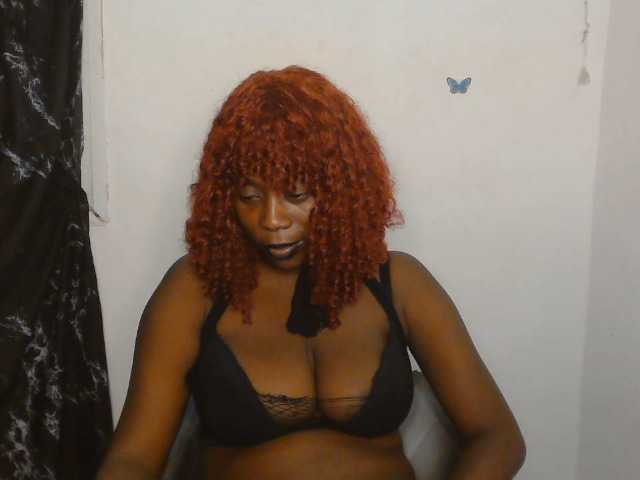 Strip-me-naked live cam on BongaCams