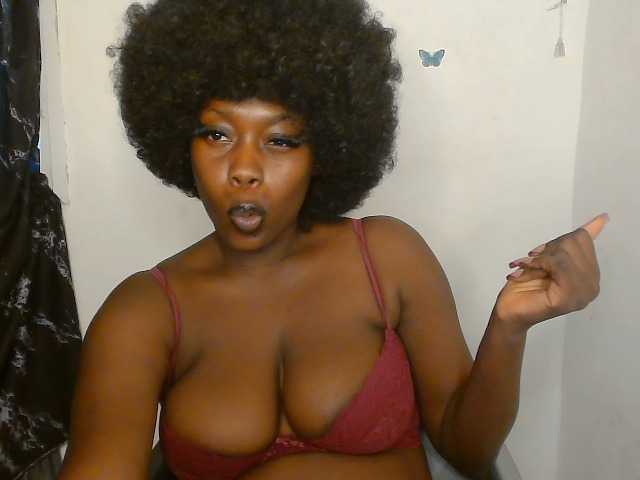 Strip-me-naked live cam on BongaCams