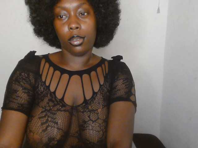 Strip-me-naked live cam on BongaCams