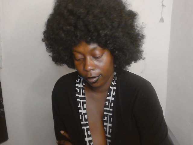 Strip-me-naked live cam on BongaCams