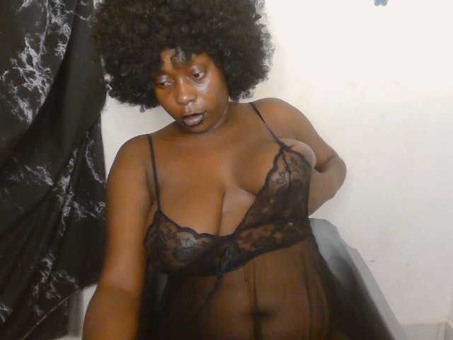 Strip-me-naked live cam on BongaCams