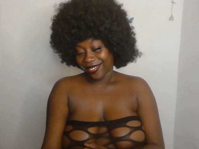 Strip-me-naked live cam on BongaCams