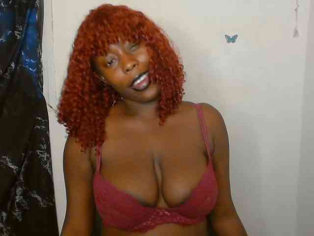 Strip-me-naked Live Webcam on BongaCams