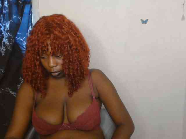 Model: Strip-me-naked