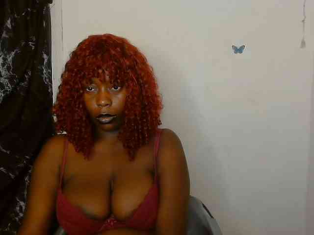 Strip-me-naked Live Webcam on BongaCams