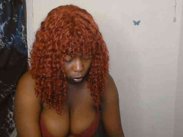 Strip-me-naked Live Webcam on BongaCams