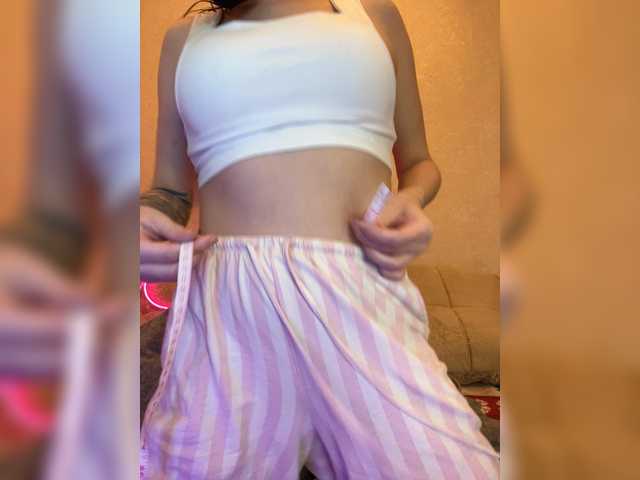 Barsi8 live cam on BongaCams